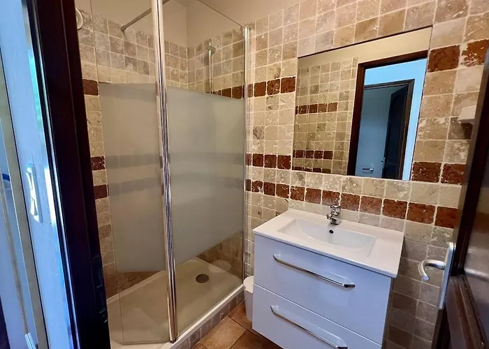 Confort Et Equipe Proche De La Appartement *